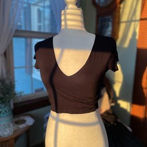 Lulu’s Black Basic Cropped Tee